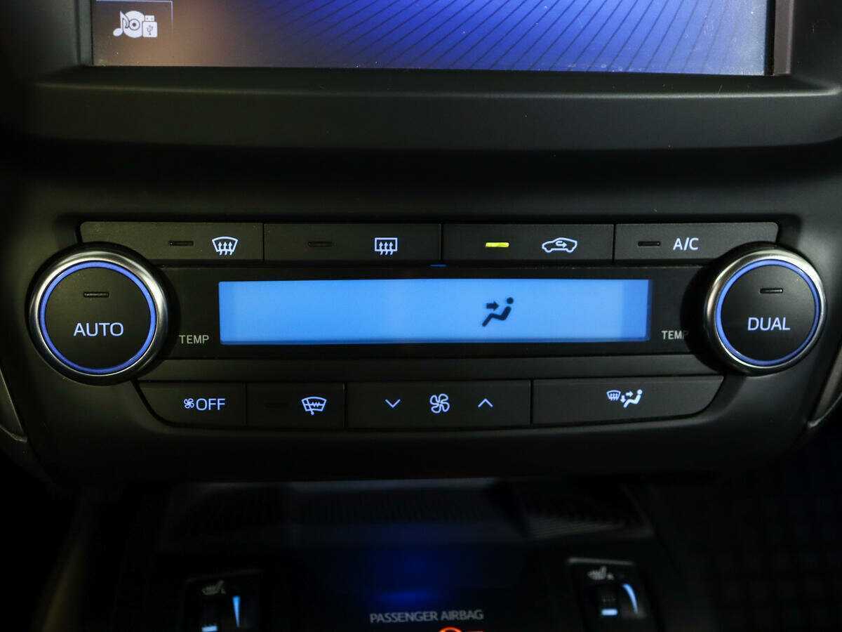 Toyota Avensis б/у, 2018, Механическая. Фото: #19