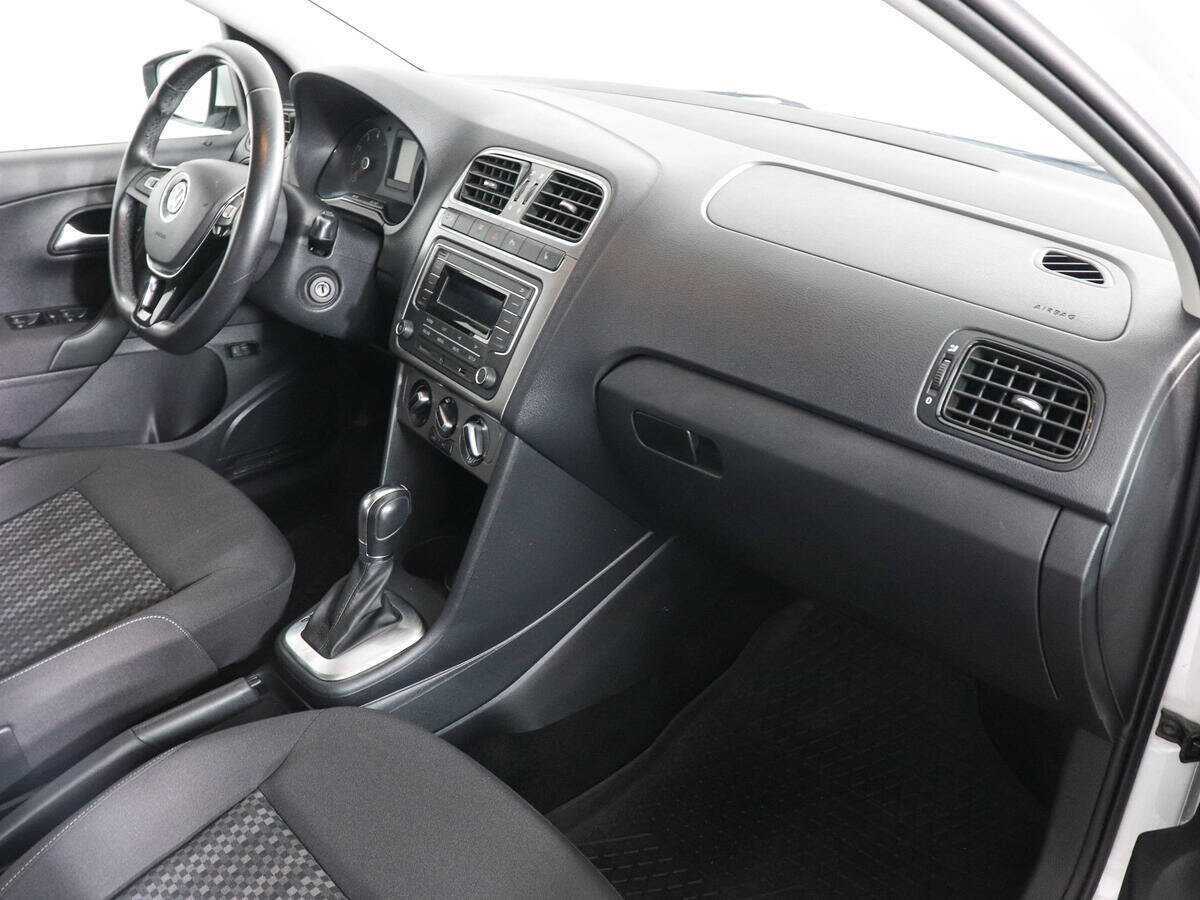 Volkswagen Polo б/у, 2019, Автоматическая. Фото: #9