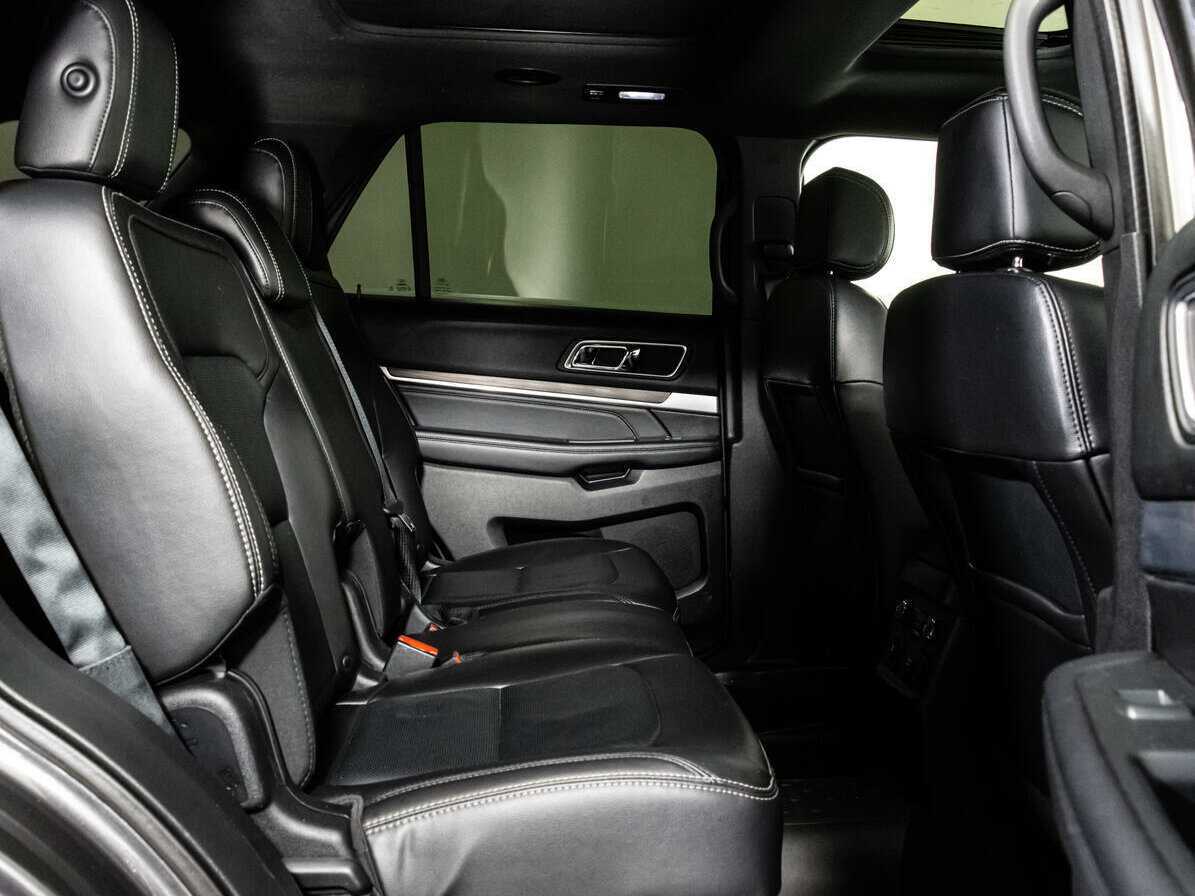 Ford Explorer б/у, 2017, Автоматическая. Фото: #15