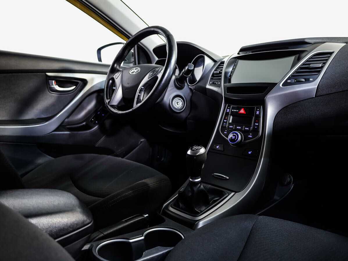 Hyundai Elantra б/у, 2015, Механическая. Фото: #7