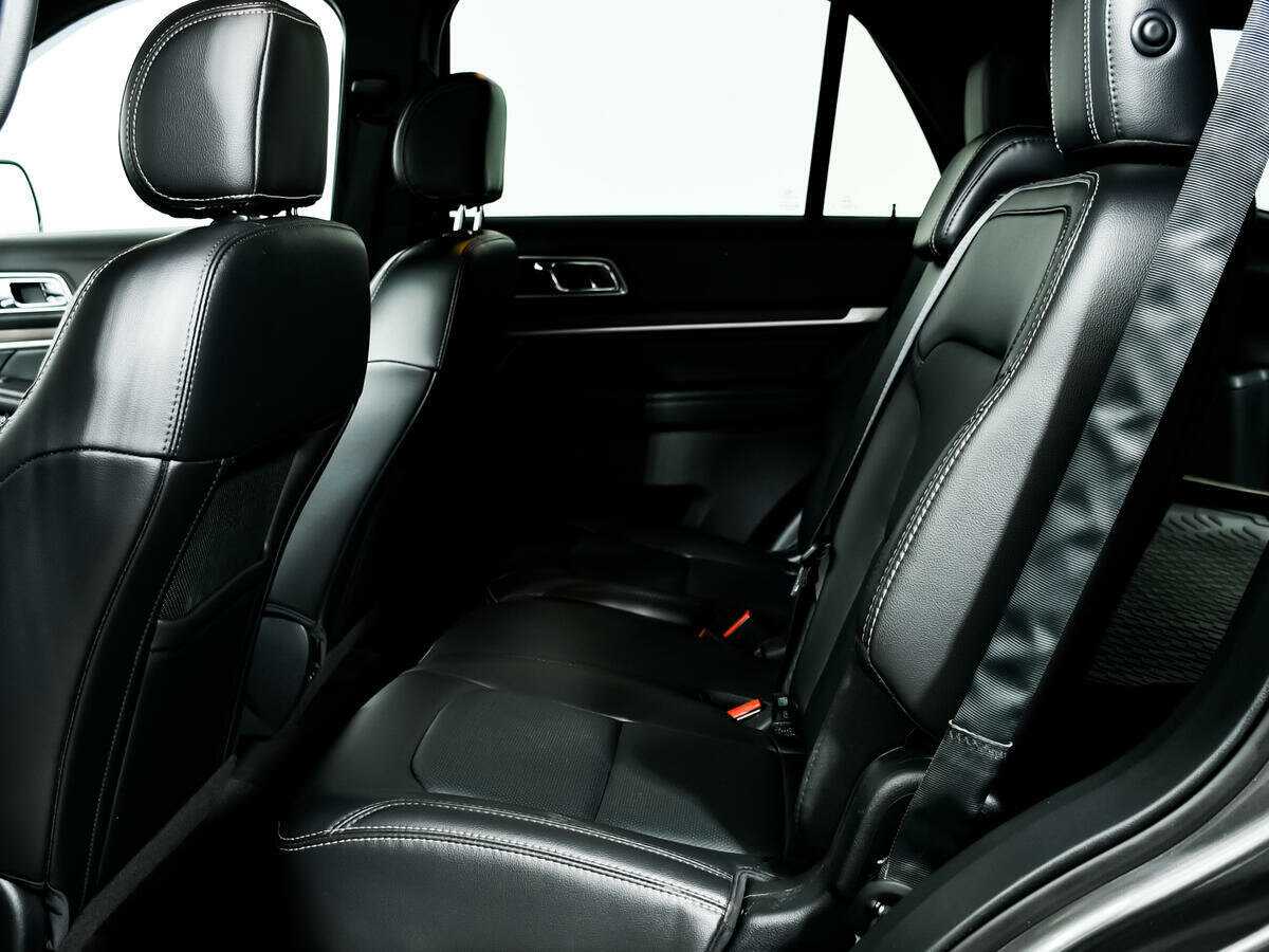 Ford Explorer б/у, 2017, Автоматическая. Фото: #9