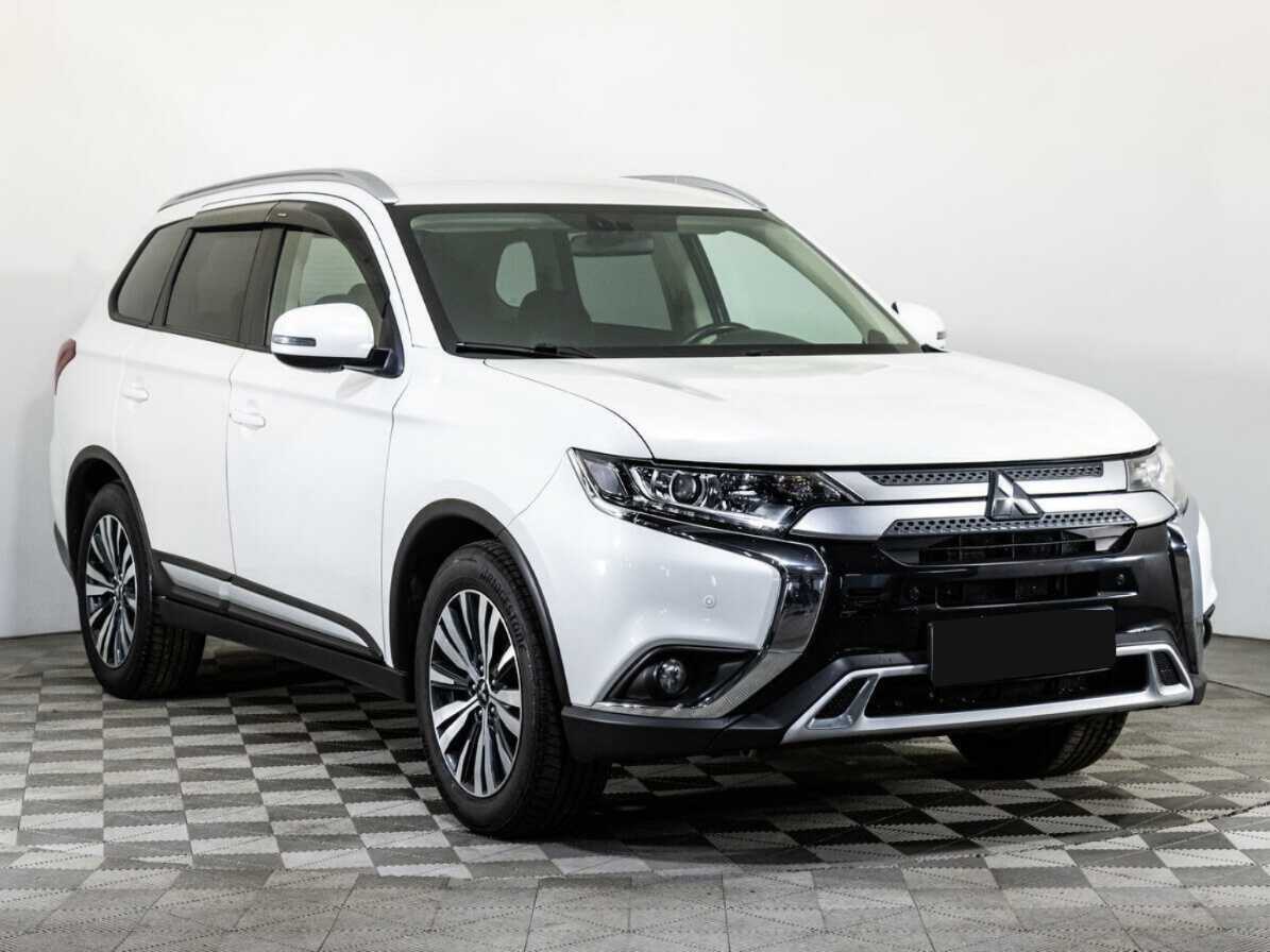 Mitsubishi Outlander б/у, 2020, Вариатор. Фото: #2
