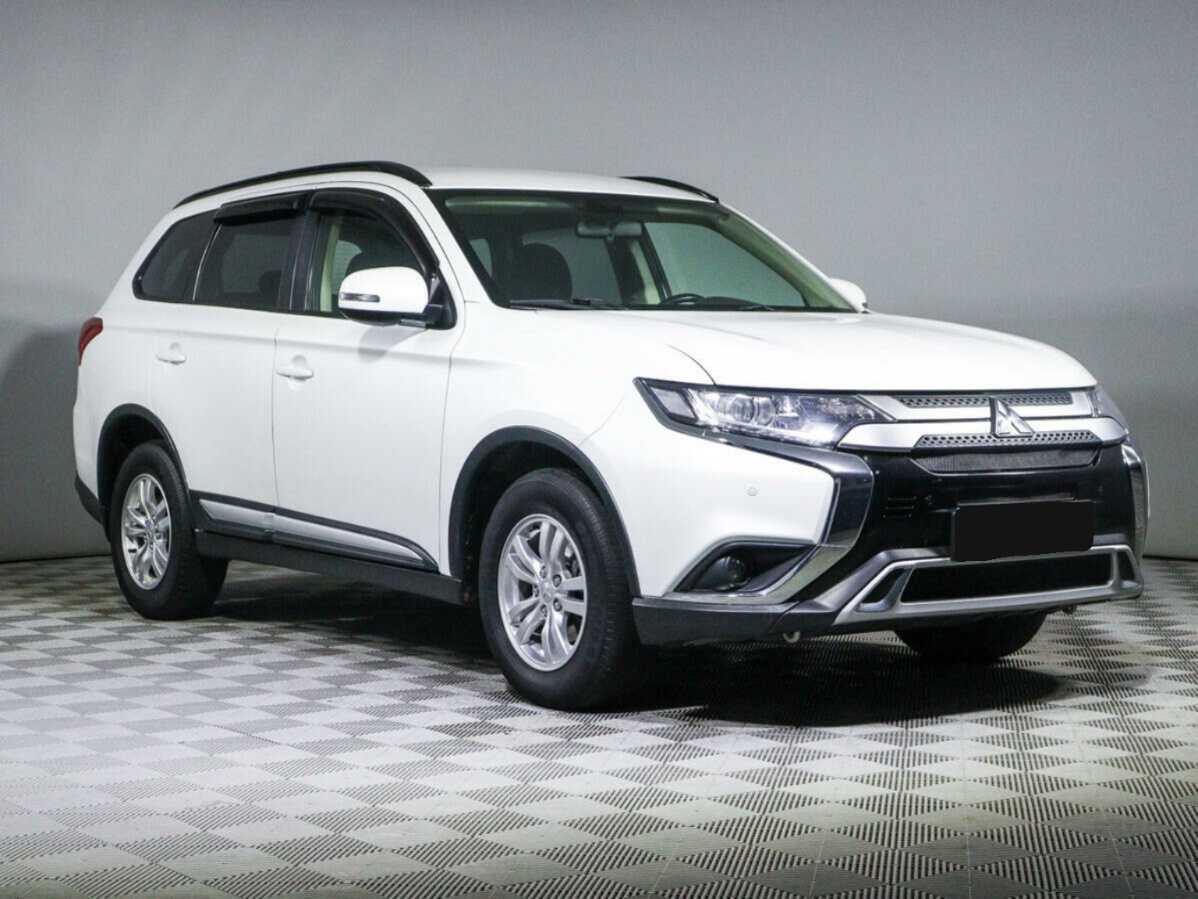 Mitsubishi Outlander б/у, 2019, Вариатор. Фото: #2