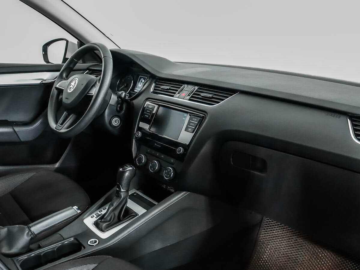 Шкода Октавия б/у, 2018, Роботизированная. Фото: #10