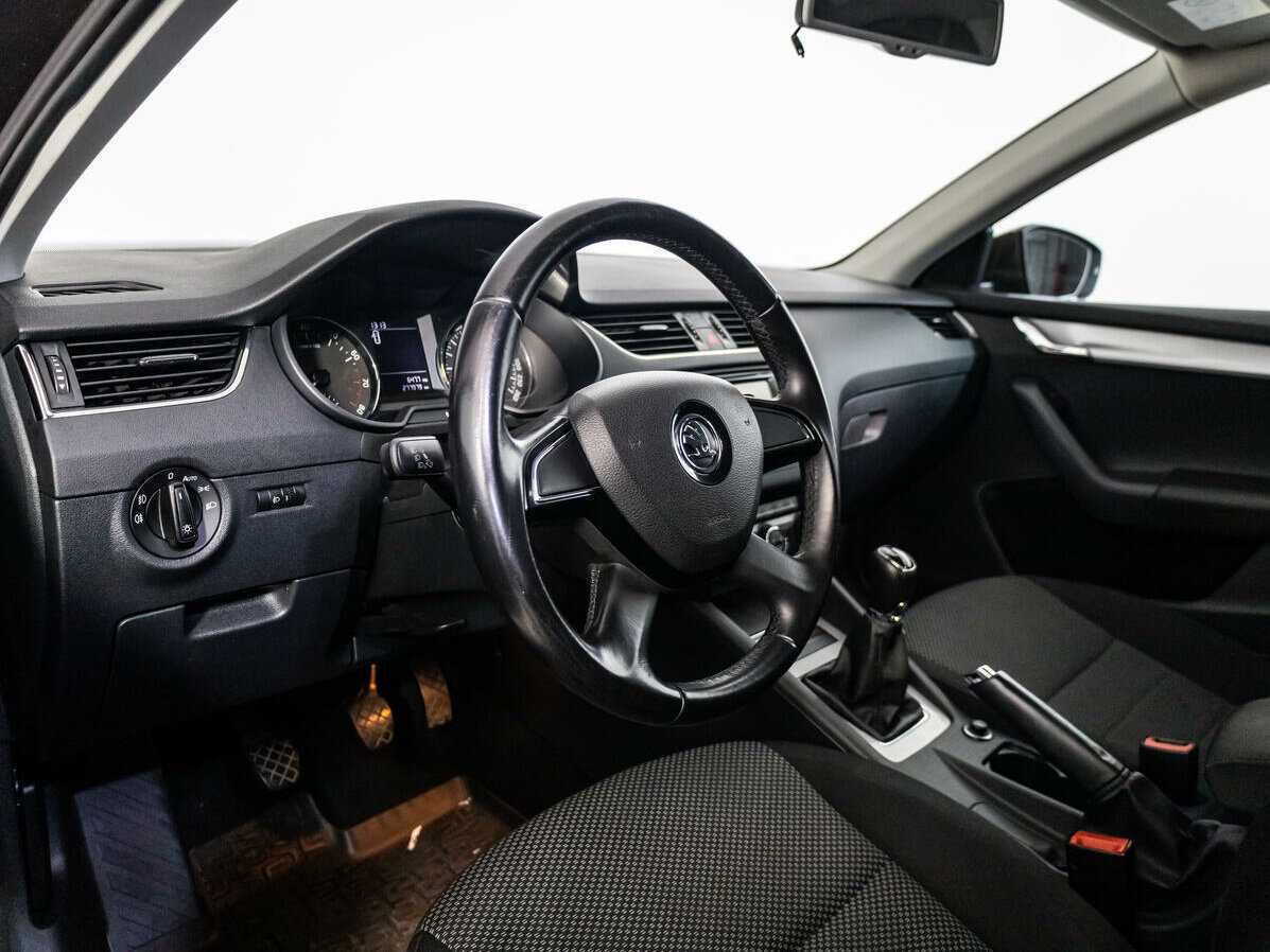 Skoda Octavia б/у, 2014, Механическая. Фото: #9