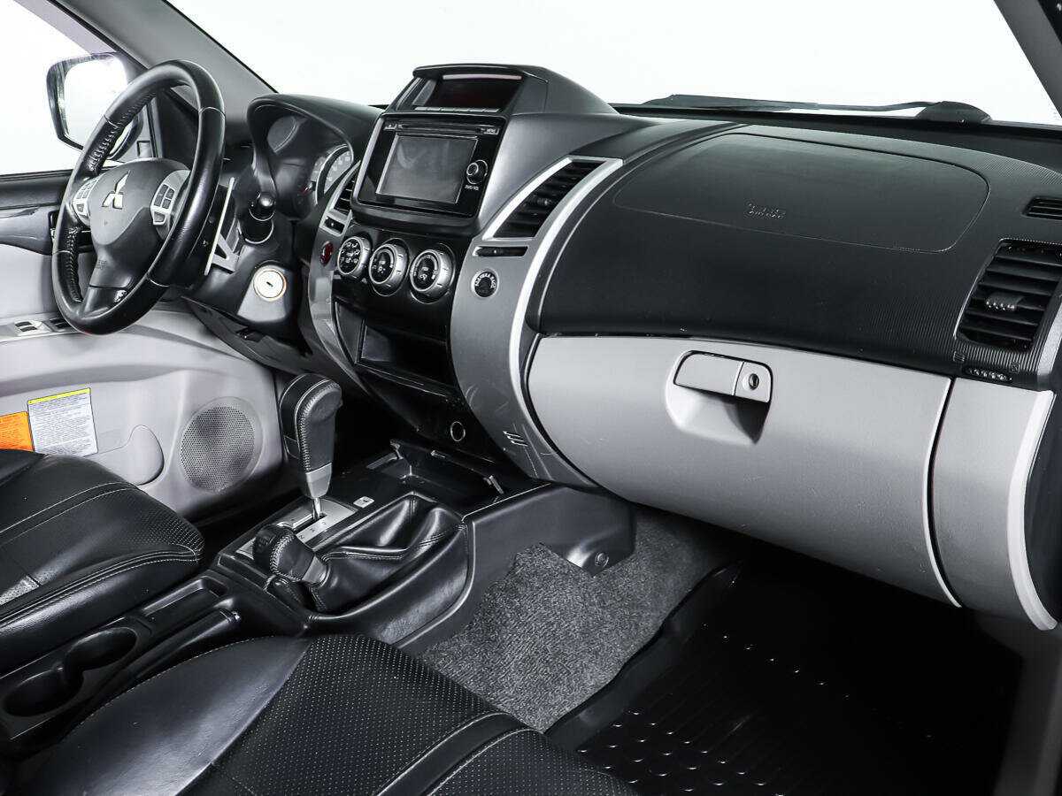 Mitsubishi Pajero Sport б/у, 2014, Автоматическая. Фото: #7