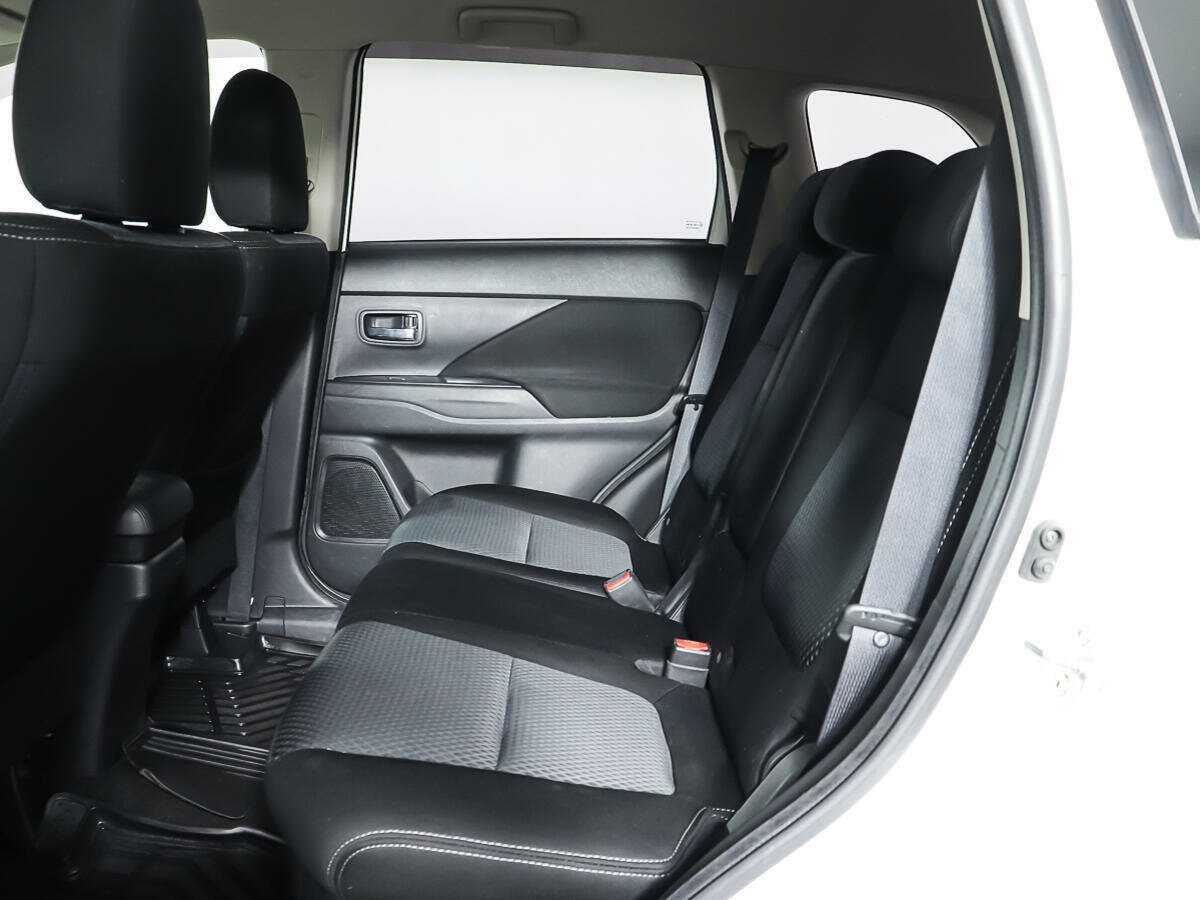 Mitsubishi Outlander б/у, 2018, Вариатор. Фото: #9