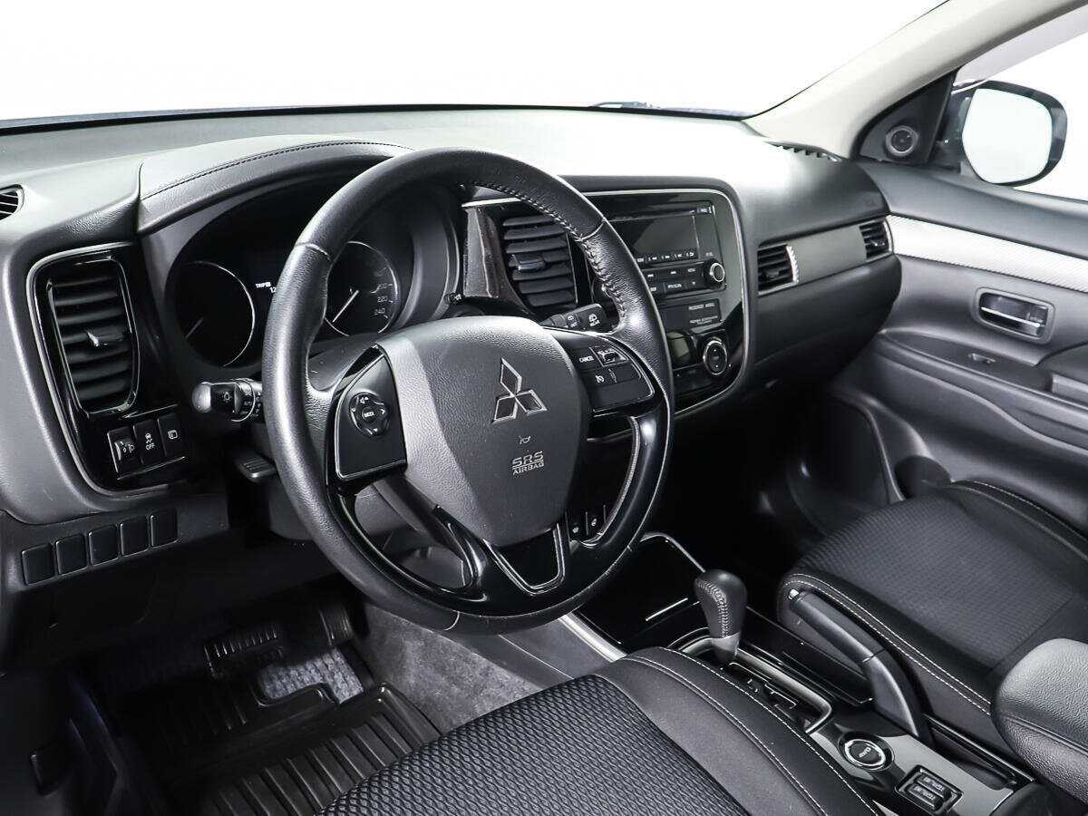 Mitsubishi Outlander б/у, 2018, Вариатор. Фото: #12