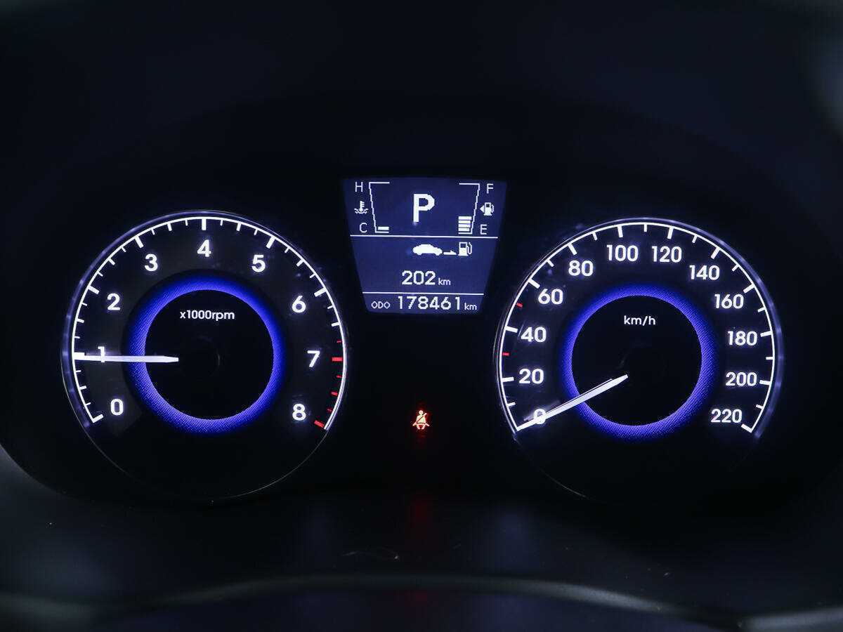 Hyundai Solaris б/у, 2012, Автоматическая. Фото: #12