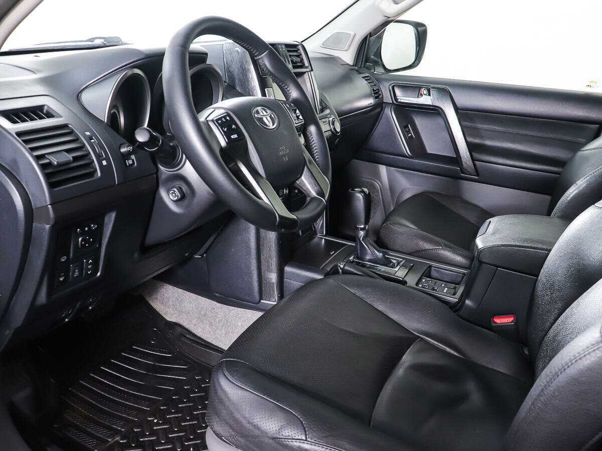 Toyota Land Cruiser Prado б/у, 2012, Автоматическая. Фото: #12