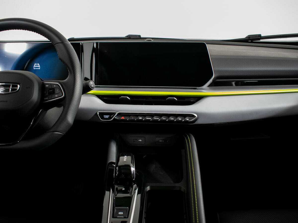 Geely Coolray б/у, 2023, Роботизированная. Фото: #8