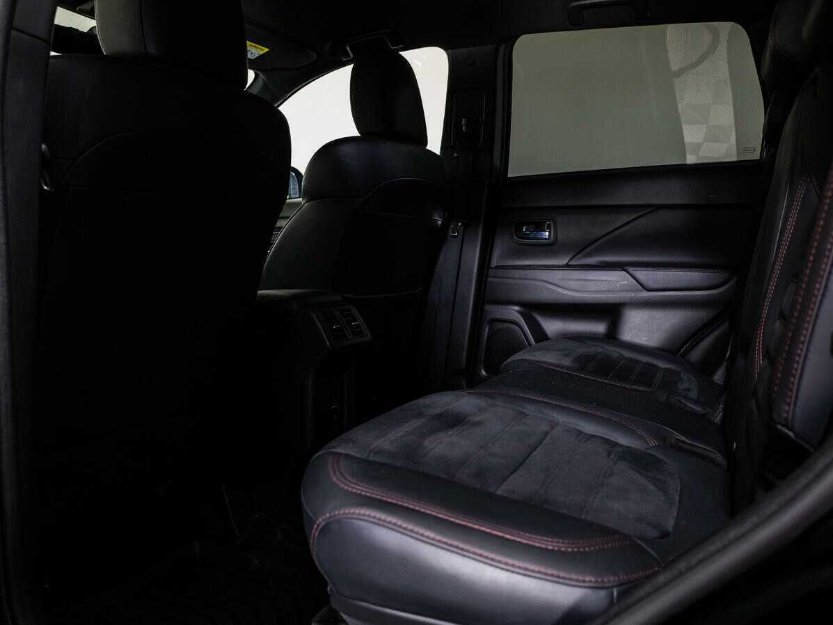 Mitsubishi Outlander б/у, 2021, Вариатор. Фото: #8