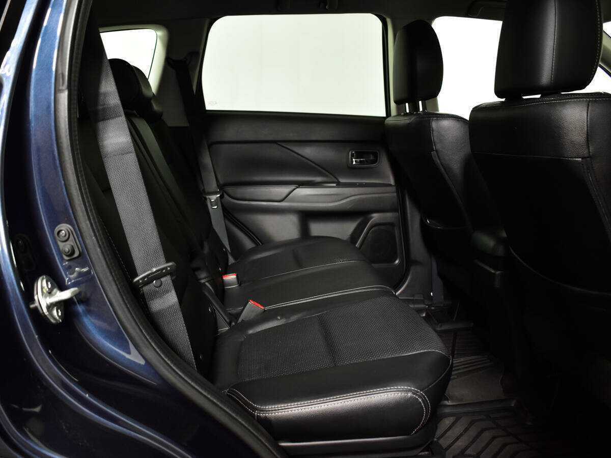 Mitsubishi Outlander б/у, 2016, Вариатор. Фото: #8