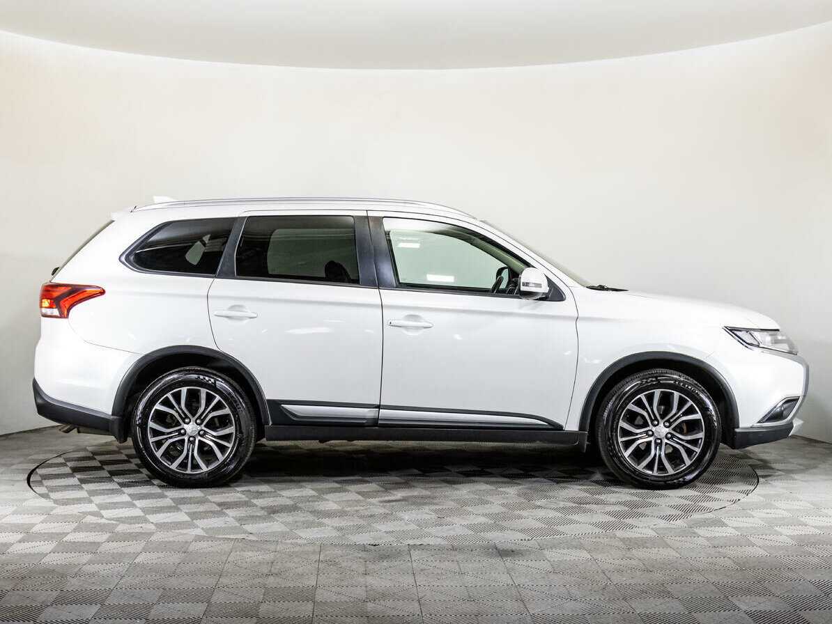 Mitsubishi Outlander б/у, 2017, Вариатор. Фото: #3