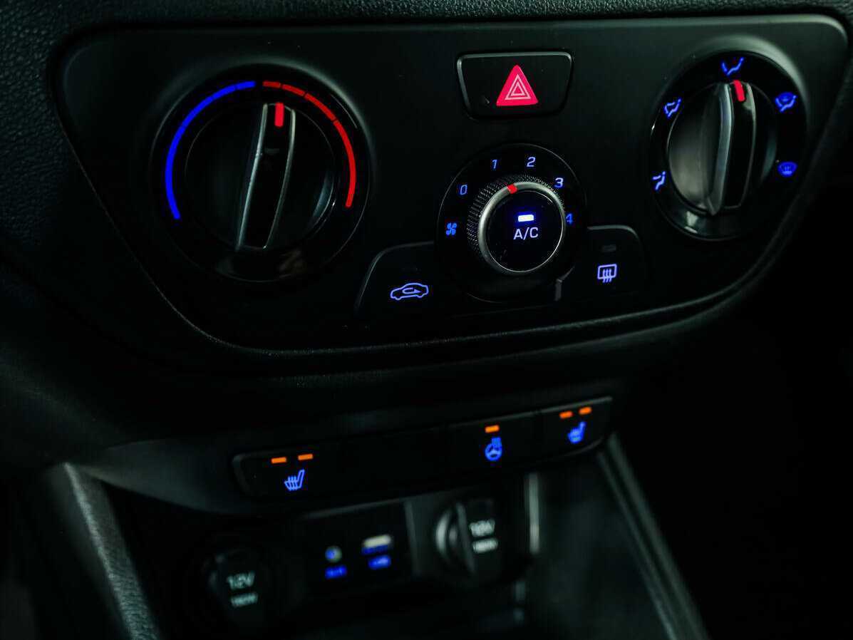 Hyundai Solaris б/у, 2018, Механическая. Фото: #12