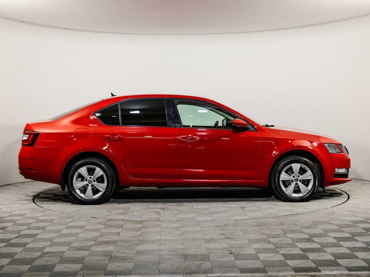 Skoda Octavia б/у, 2017, Автоматическая. Фото: #2