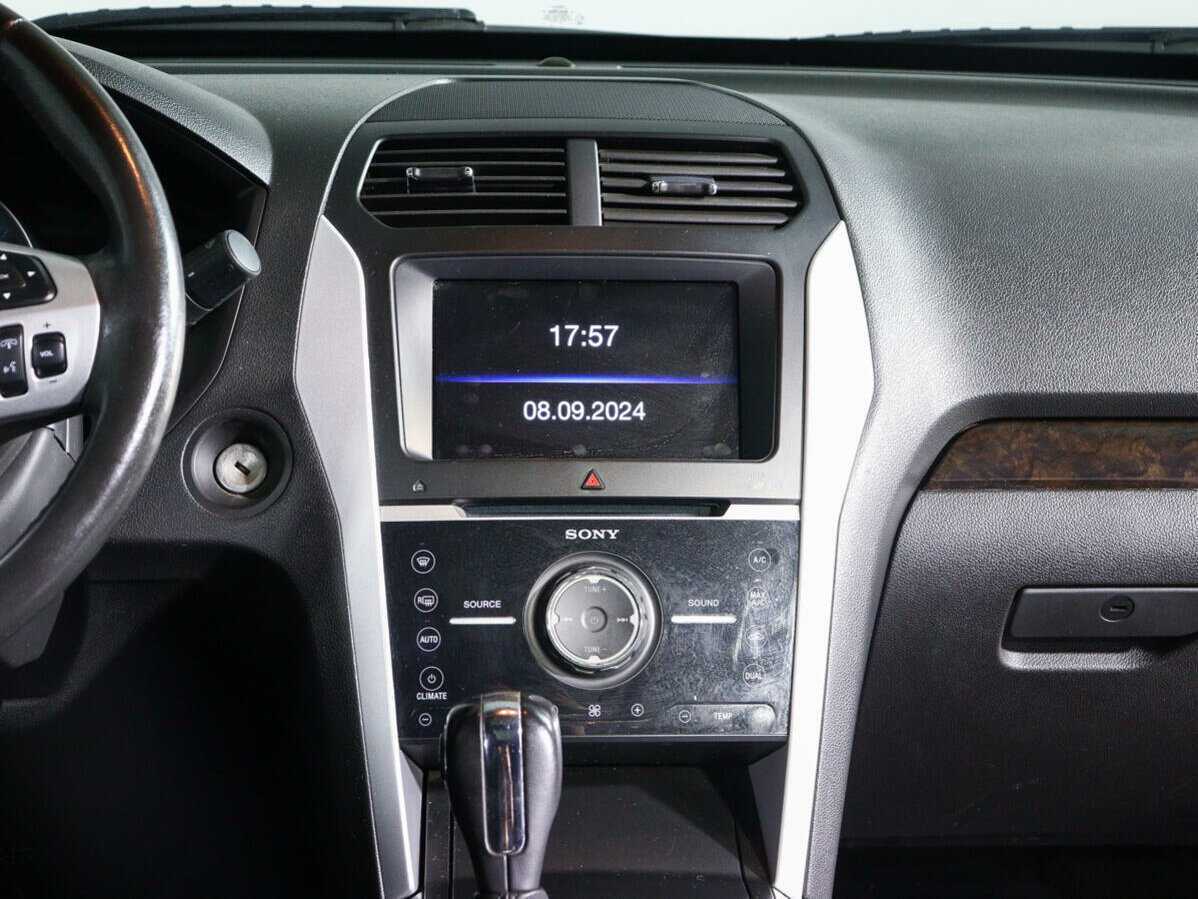 Ford Explorer б/у, 2012, Автоматическая. Фото: #12