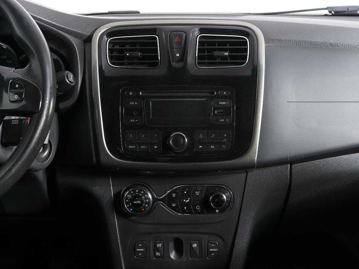 Renault Sandero б/у, 2016, Механическая. Фото: #12