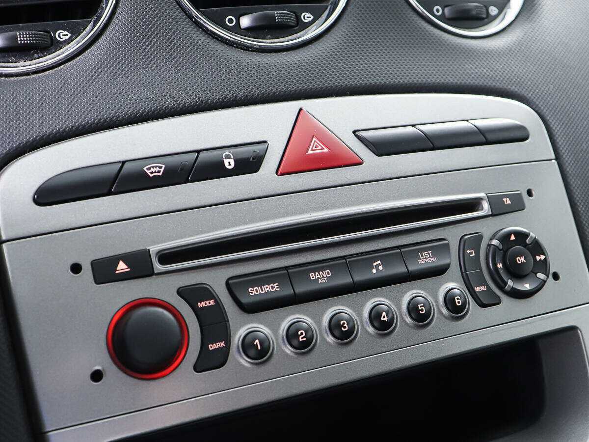 Пежо 408 б/у, 2014, Механическая. Фото: #15