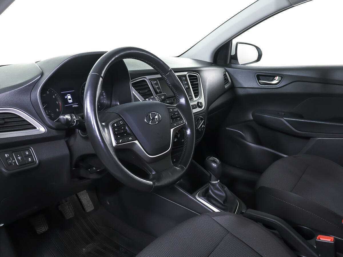 Hyundai Solaris б/у, 2019, Механическая. Фото: #12