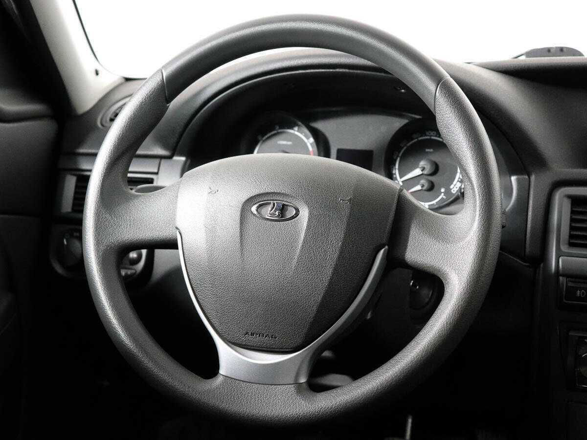 Lada (ВАЗ) Priora б/у, 2017, Механическая. Фото: #11