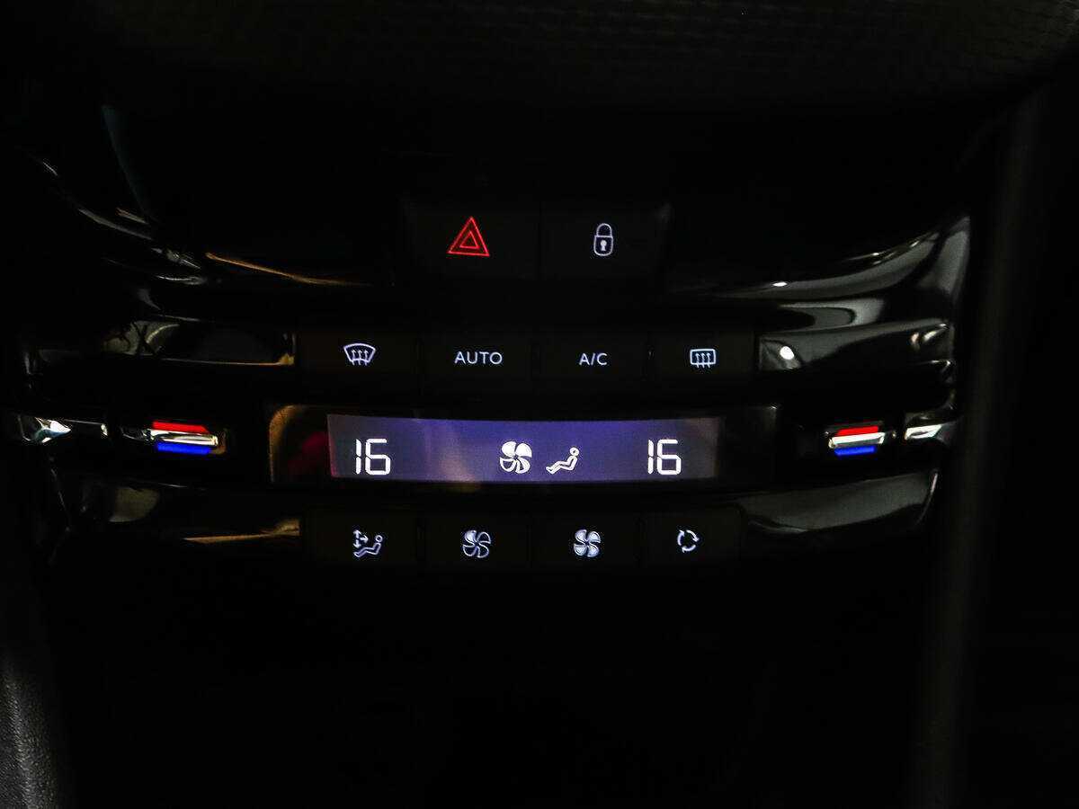 Пежо 2008 б/у, 2014, Автоматическая. Фото: #13