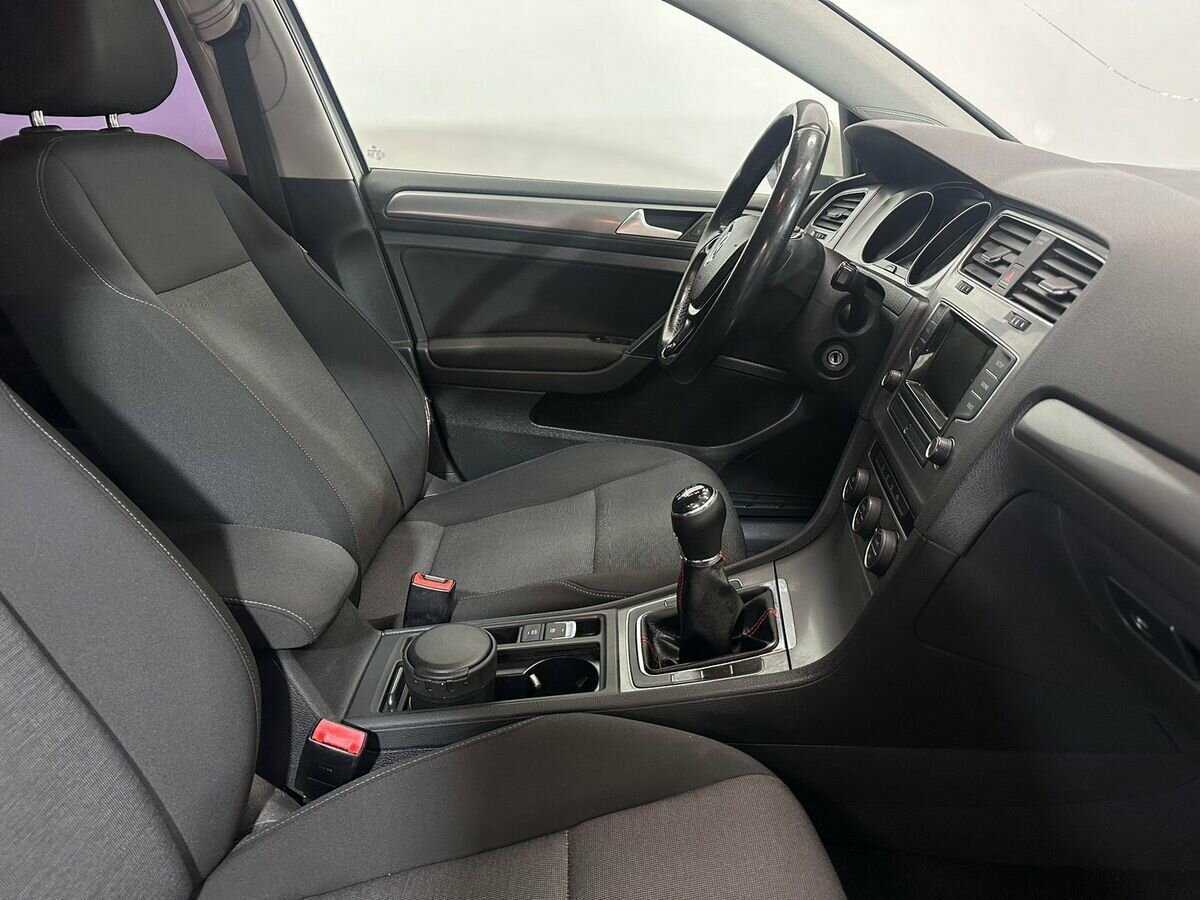 Volkswagen Golf б/у, 2013, Механическая. Фото: #9