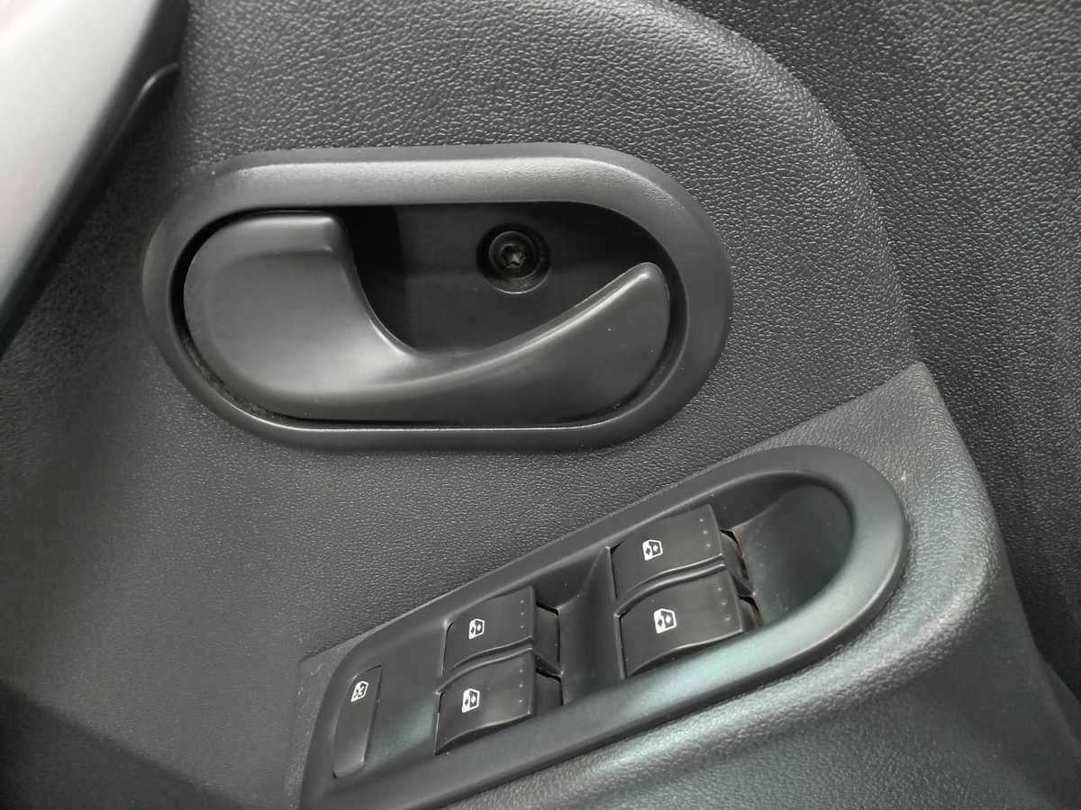 Renault Duster б/у, 2012, Механическая. Фото: #13