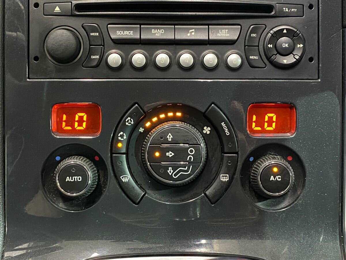 Peugeot 3008 б/у, 2012, Автоматическая. Фото: #12