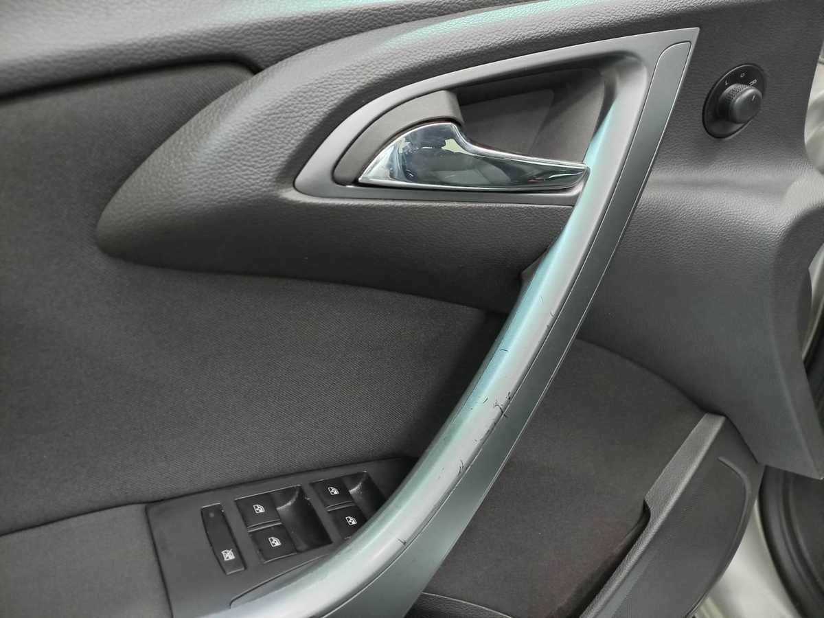 Opel Astra б/у, 2012, Механическая. Фото: #14