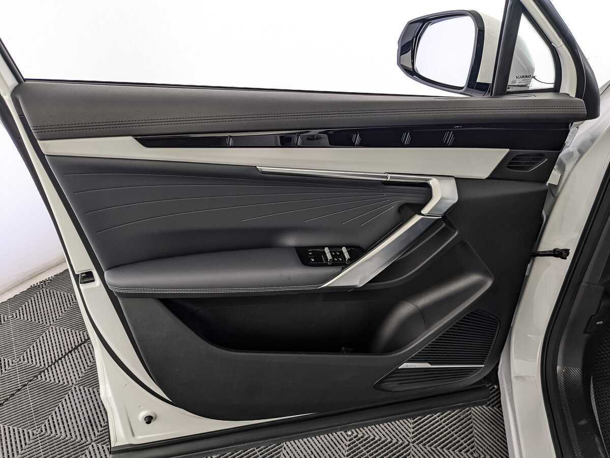 Geely Atlas б/у, 2024, Роботизированная. Фото: #13