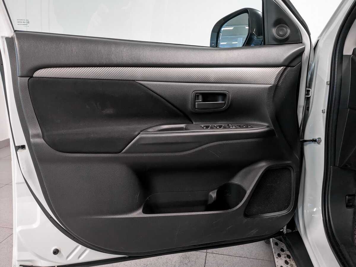 Mitsubishi Outlander б/у, 2017, Вариатор. Фото: #15