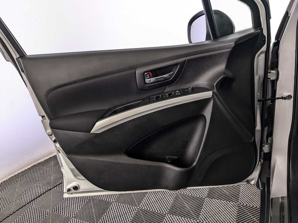 Suzuki SX4 б/у, 2018, Механическая. Фото: #14