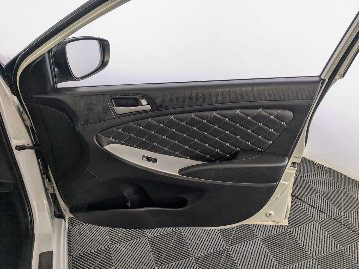 Hyundai Solaris б/у, 2015, Автоматическая. Фото: #19