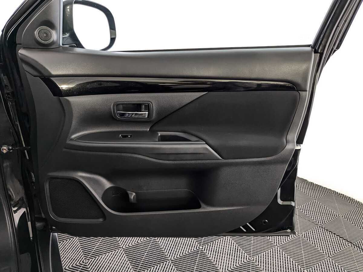 Mitsubishi Outlander б/у, 2019, Вариатор. Фото: #20