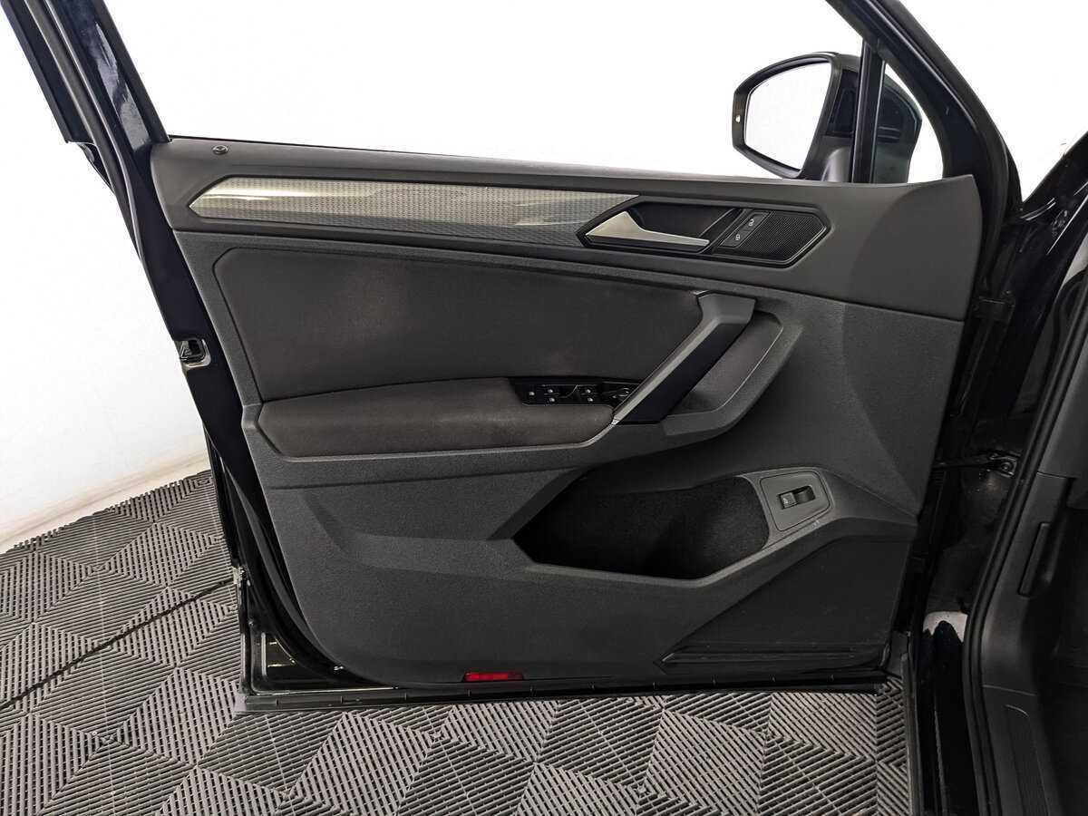 Volkswagen Tiguan б/у, 2021, Роботизированная. Фото: #12