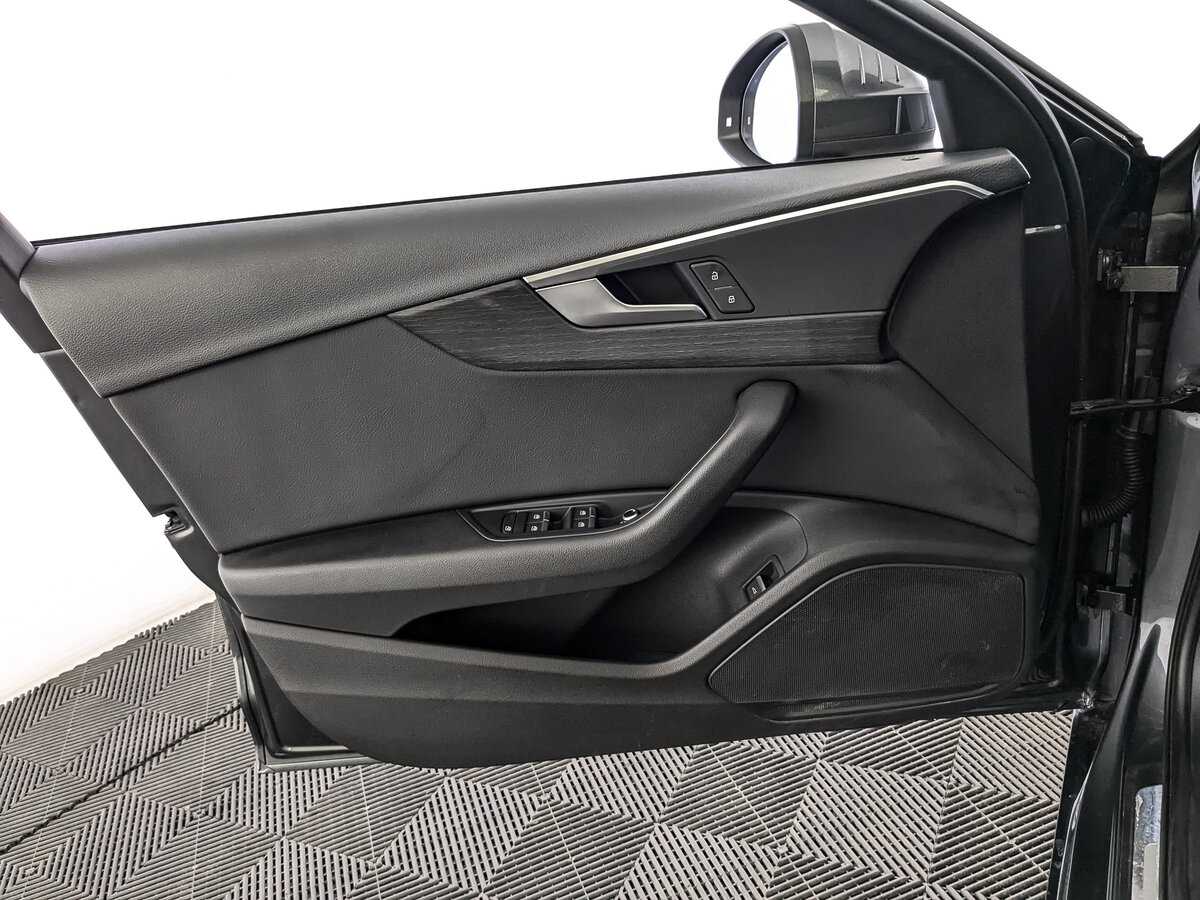 Audi A4 б/у, 2018, Роботизированная. Фото: #14