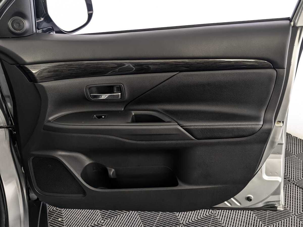 Mitsubishi Outlander б/у, 2017, Вариатор. Фото: #19