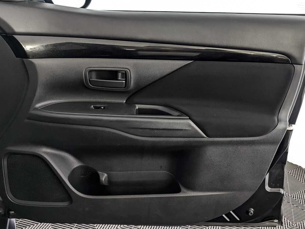 Mitsubishi Outlander б/у, 2018, Вариатор. Фото: #20