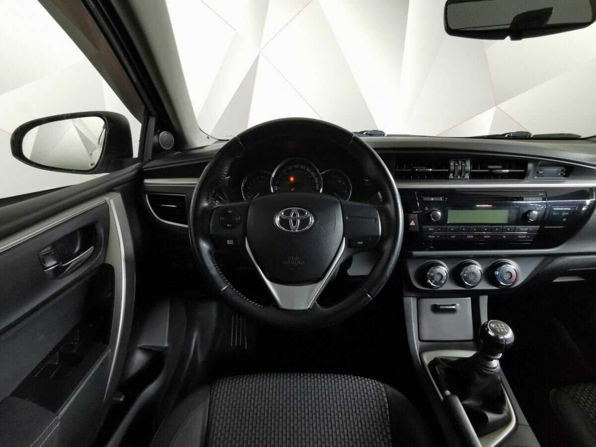 Toyota Corolla б/у, 2013, Механическая. Фото: #14