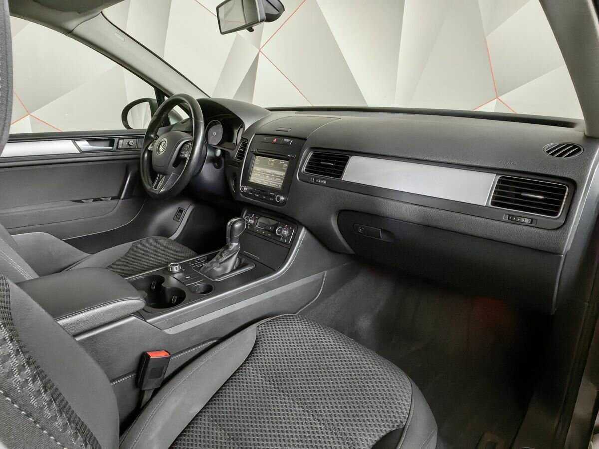 Volkswagen Touareg б/у, 2012, Автоматическая. Фото: #7
