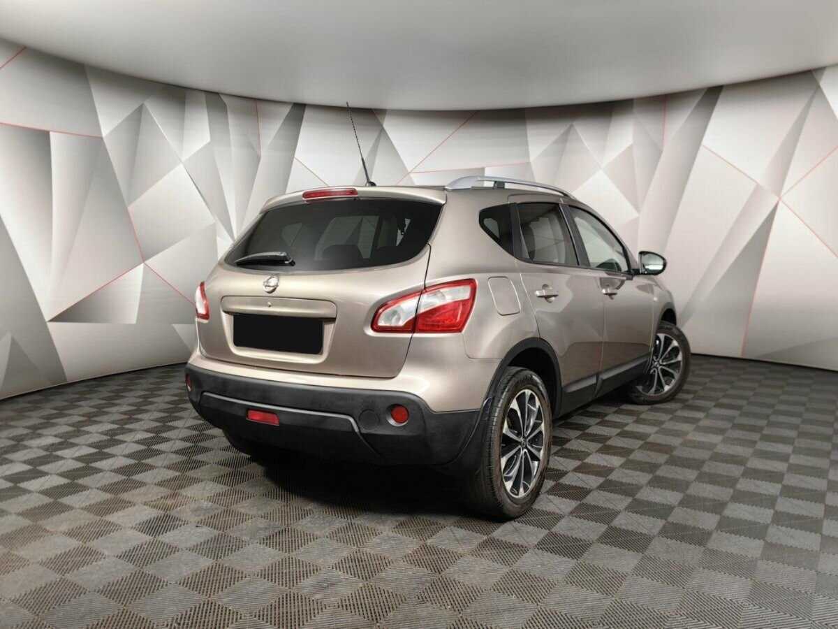 Nissan Qashqai б/у, 2012, Механическая. Фото: #1