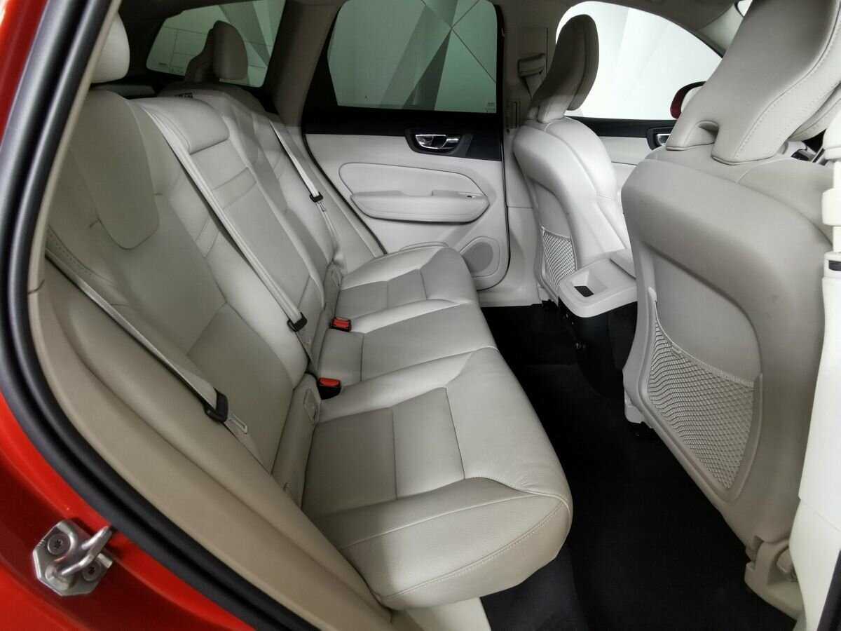Volvo XC60 б/у, 2018, Автоматическая. Фото: #11