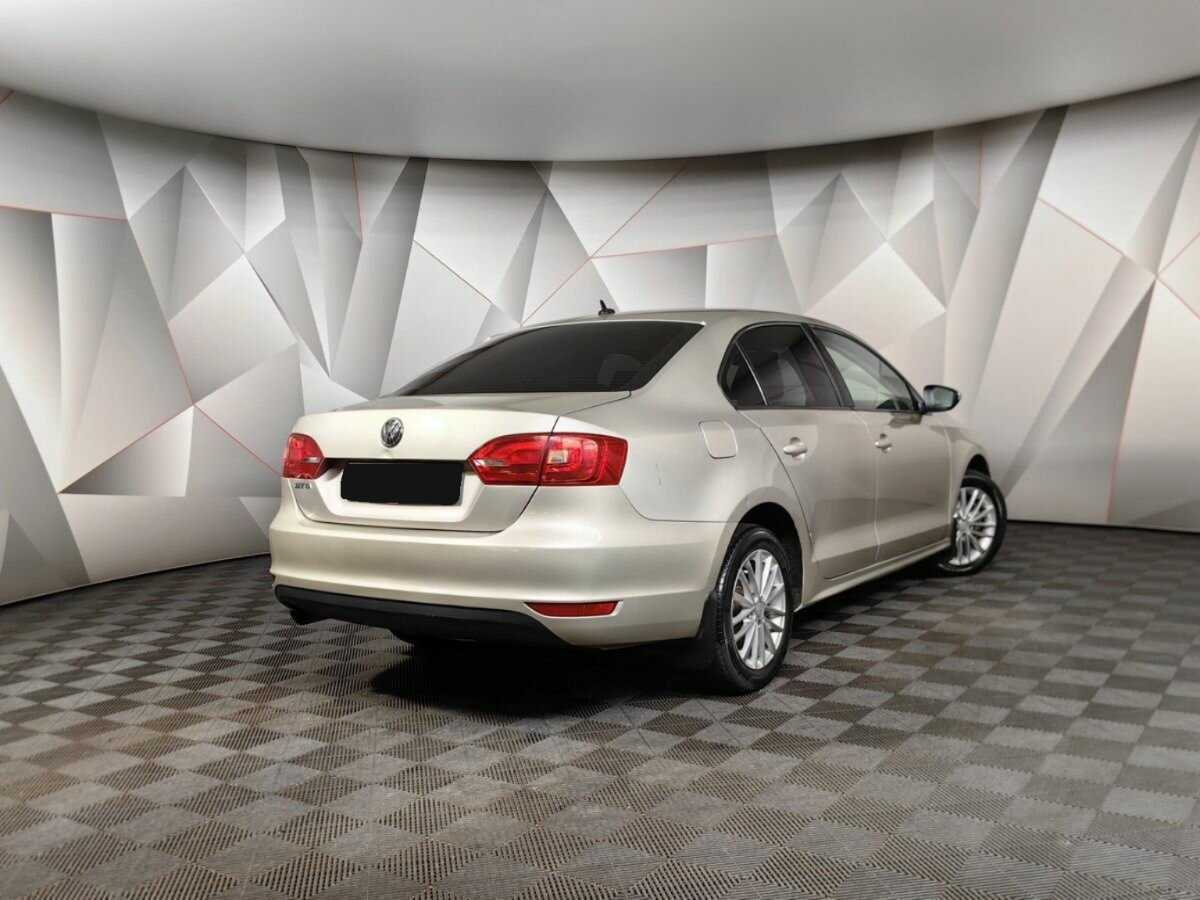 Volkswagen Jetta б/у, 2012, Механическая. Фото: #1