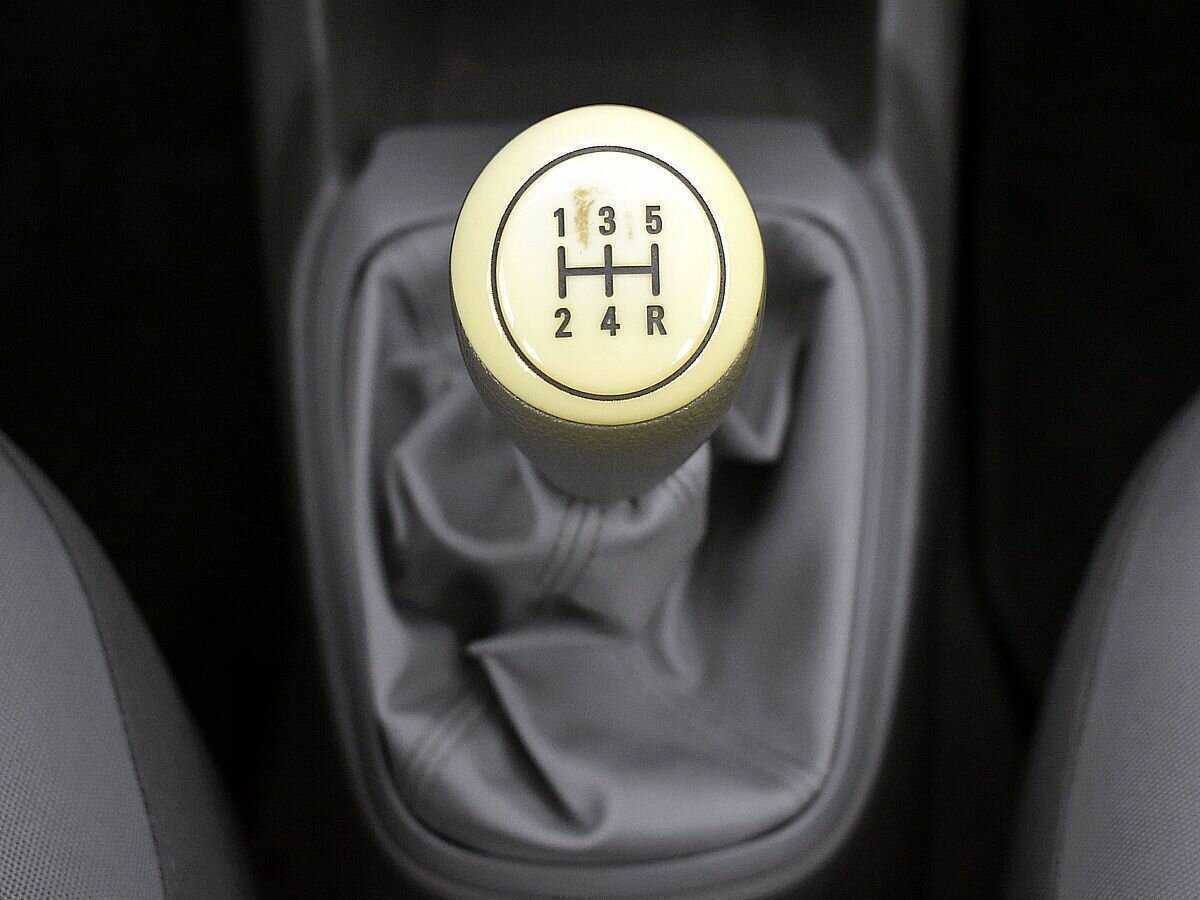 Chevrolet Cobalt б/у, 2013, Механическая. Фото: #11