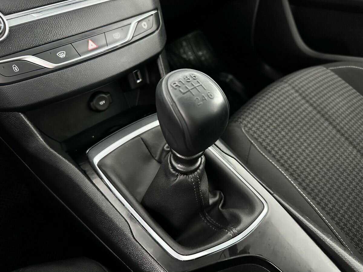 Peugeot 308 б/у, 2018, Механическая. Фото: #12
