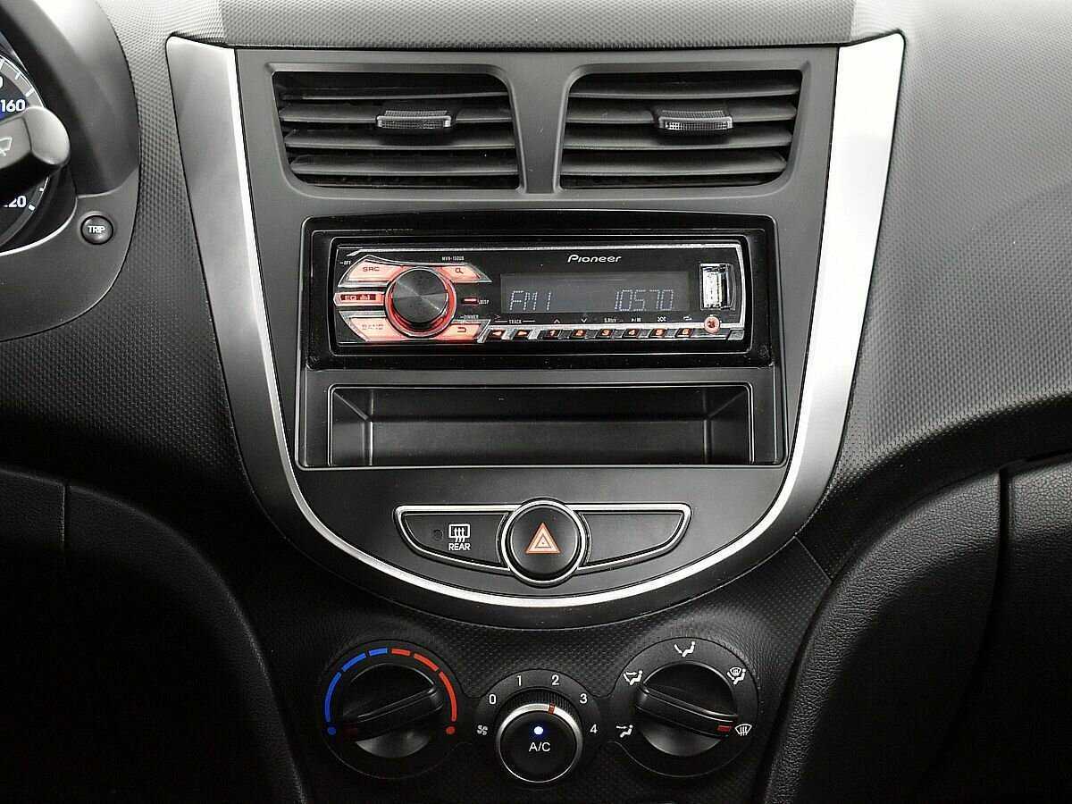 Hyundai Solaris б/у, 2014, Автоматическая. Фото: #12