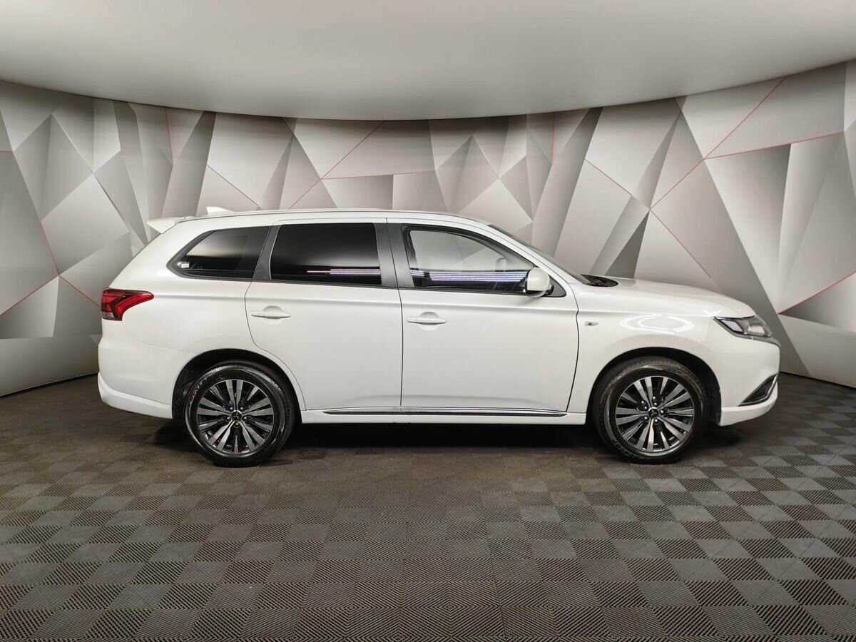 Mitsubishi Outlander б/у, 2022, Вариатор. Фото: #4