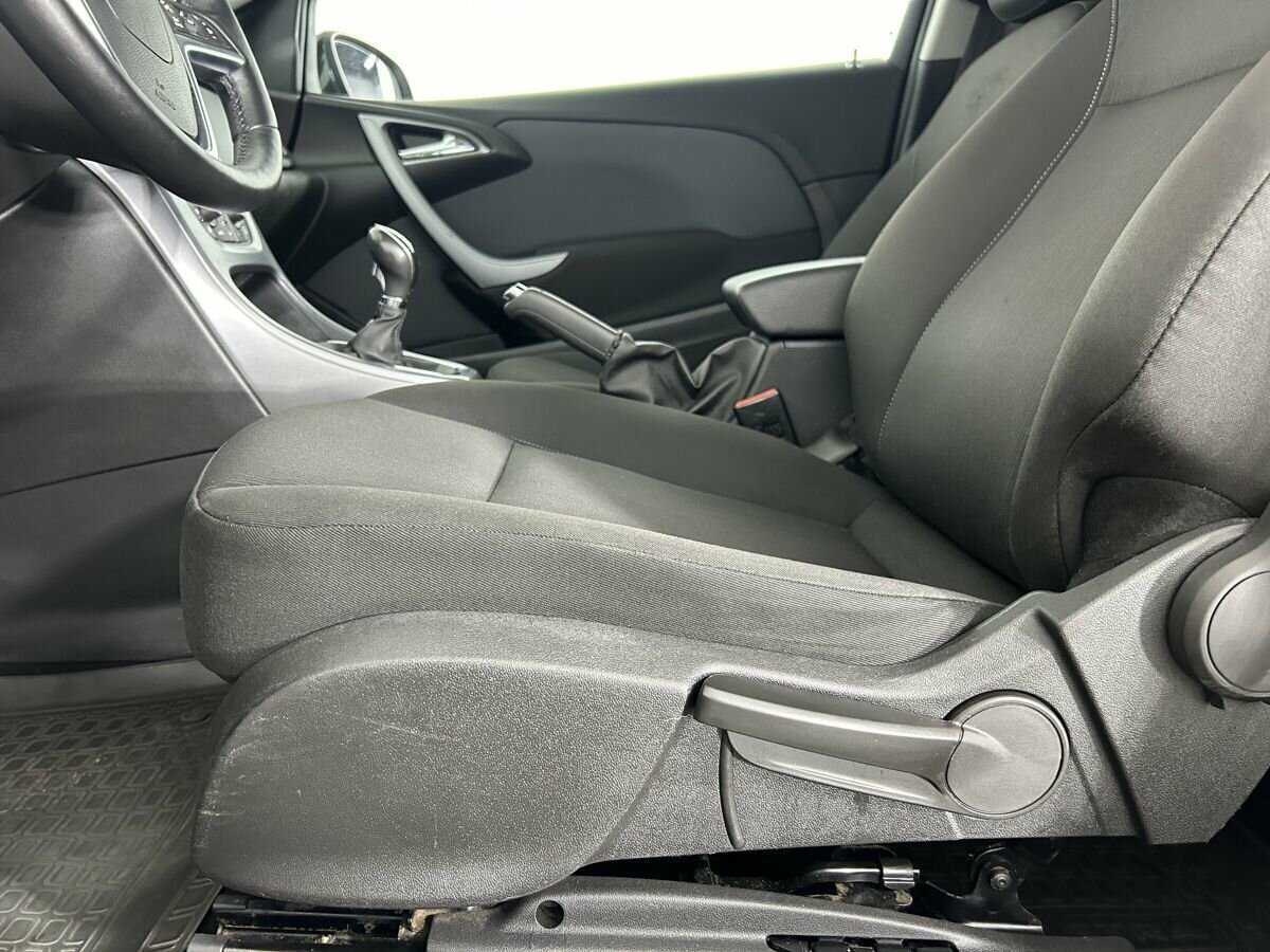 Опель Астра б/у, 2014, Механическая. Фото: #9