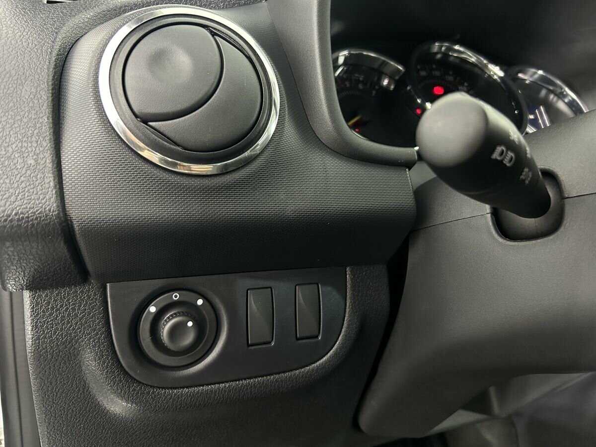 Рено Сандеро б/у, 2021, Механическая. Фото: #8